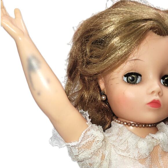 19" 50s Vintage Teenage High Heel Fashion Doll~ Wedding Dress & Heels By Uneeda - Picture 5 of 16